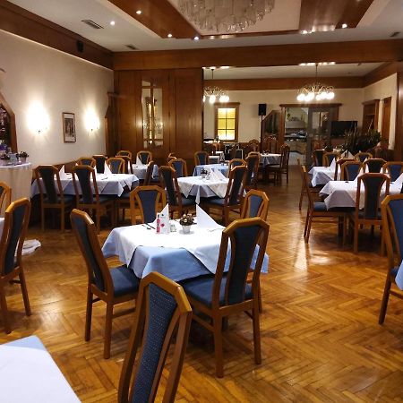 Hotel-Gasthof-Fleischerei - Zur Alten Post Schwanberg エクステリア 写真