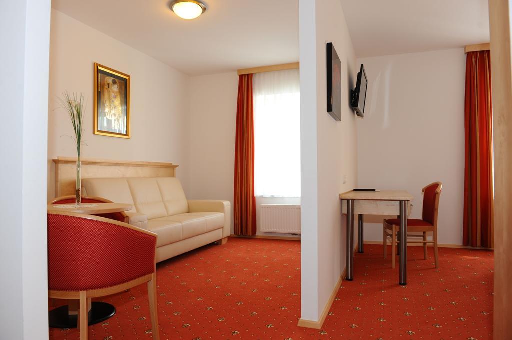 Hotel-Gasthof-Fleischerei - Zur Alten Post Schwanberg エクステリア 写真